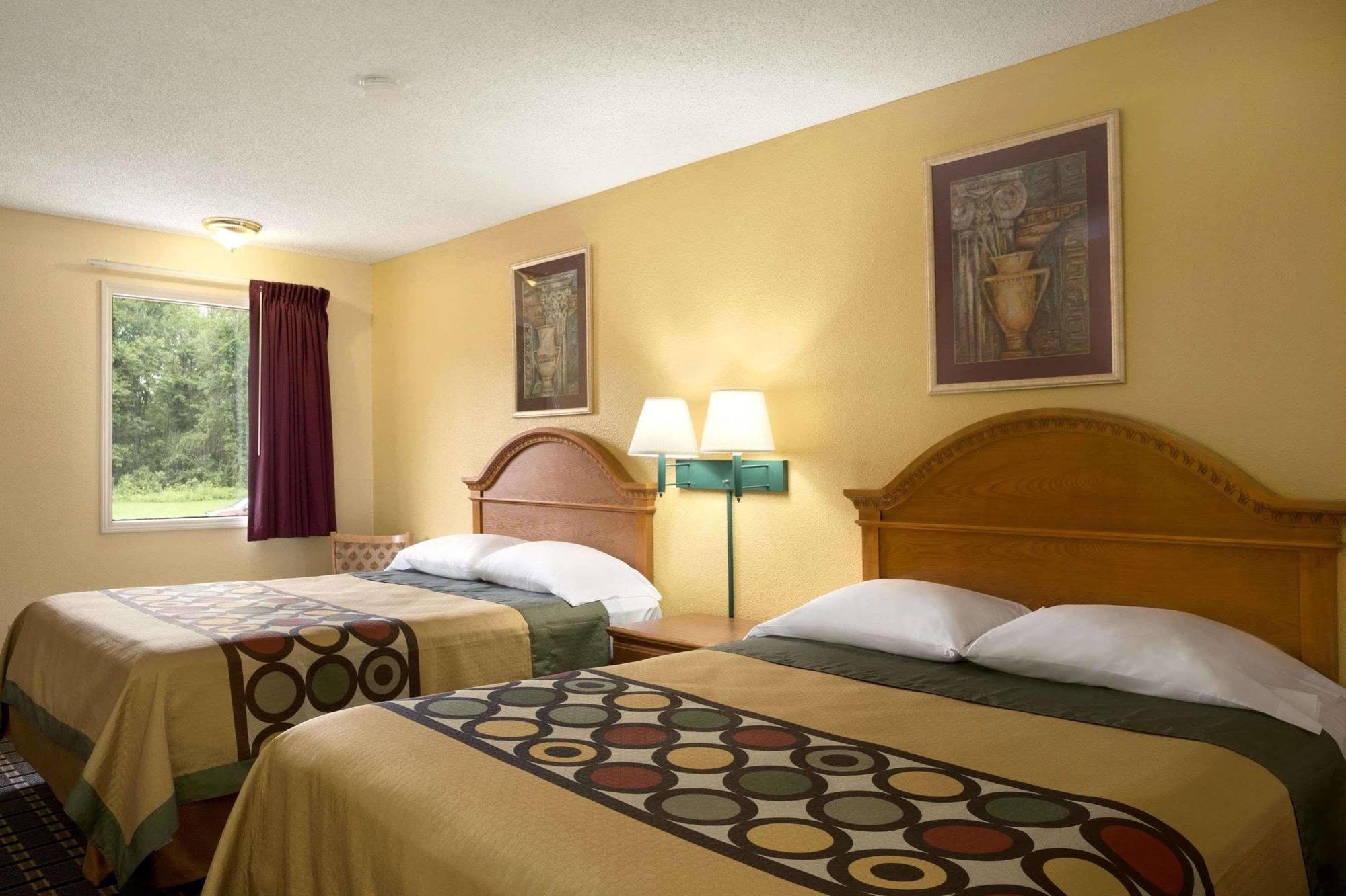 Motel Super 8 By Wyndham Indianapolis-southport Rd 2*